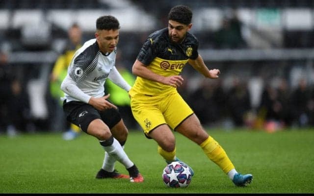 ブライトン、ドルトムントから19歳の若手アタッカーを獲得