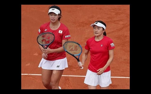  青山/柴原ペア 圧勝で初戦突破 