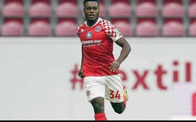 ヴォルフスブルク、マインツからPSGも関心示したMFバクを獲得!