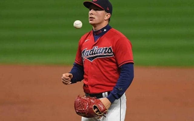 【MLB WCシリーズ】名作映画のシーンが現実に…!?　インディアンス25歳右腕の満塁被弾が話題に