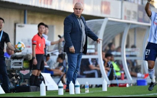 J2で12位に沈む磐田がフベロ監督と契約解除、2002年J1優勝に導いた強化部長の鈴木政一氏が後任に