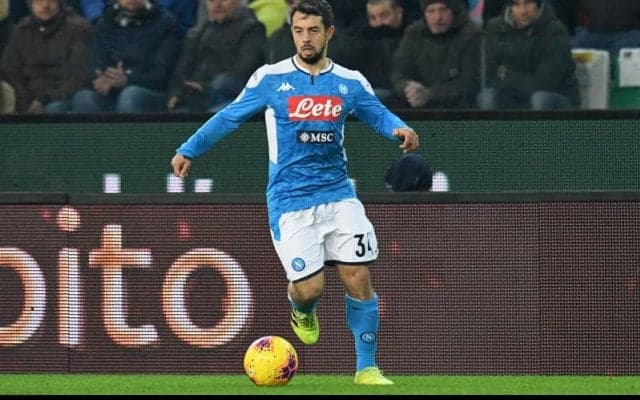 ナポリで戦力外のドイツ代表ユネスがフランクフルトへ