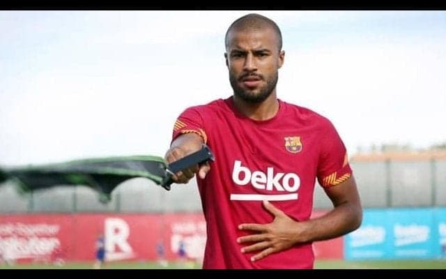 ラフィーニャはバルサ残留か