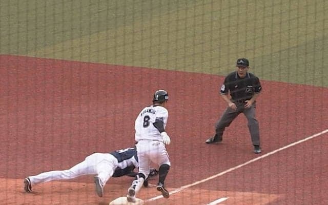 「審判もさすが」西武源田＆メヒア、“間一髪プレー”の神ジャッジにファン称賛