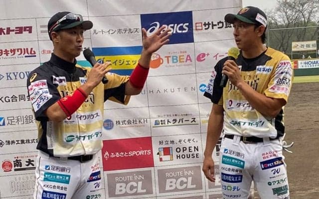 川崎宗則は「モチベーション引き出す天才」　本拠地で二遊間復活、西岡剛が語った“効果”