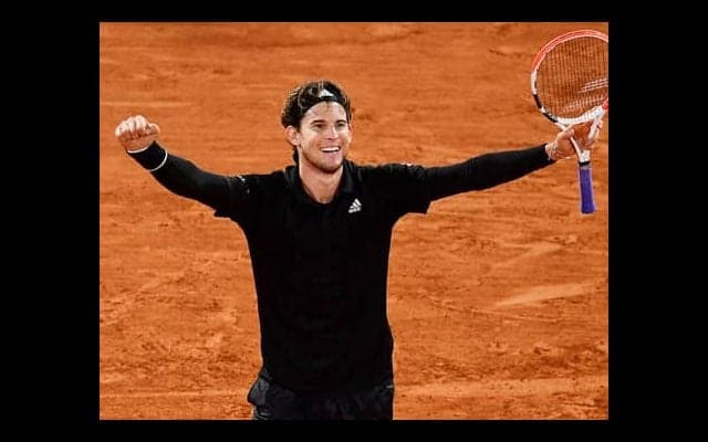  ティーム 死闘の末に8強 