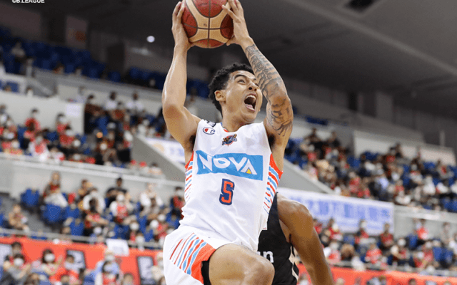 広島ドラゴンフライズがB1初勝利、最終Qに30得点を積み上げ大阪エヴェッサを下す