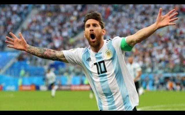 メッシ 代表合流へ自家用機に4選手を招待...特別ゲストで“あの親友”も同乗