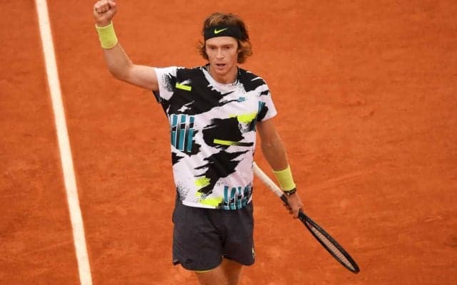 ルブレフが約4時間の激闘を制し、全仏OP初のベスト8へ。ツアー再開後14勝3敗と絶好調