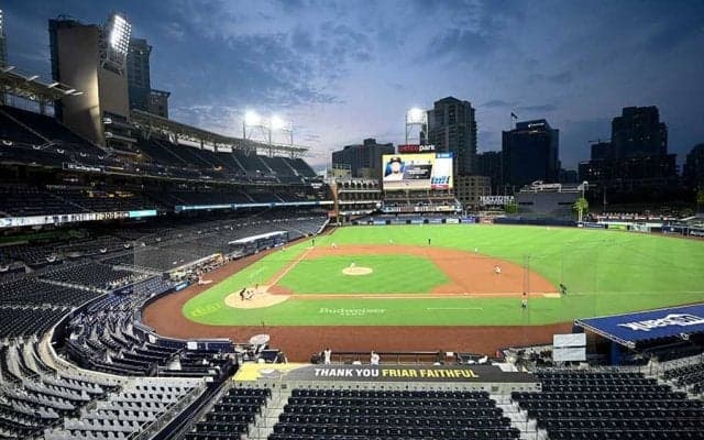 ヤンキースVSレイズが早くもバチバチ？　遺恨残る両軍の同宿にMLB公式「気まずい！」