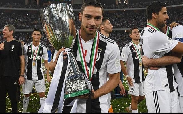 イタリア代表DFデ・シリオがリヨンに1年レンタルで加入！所属元のユベントスが発表