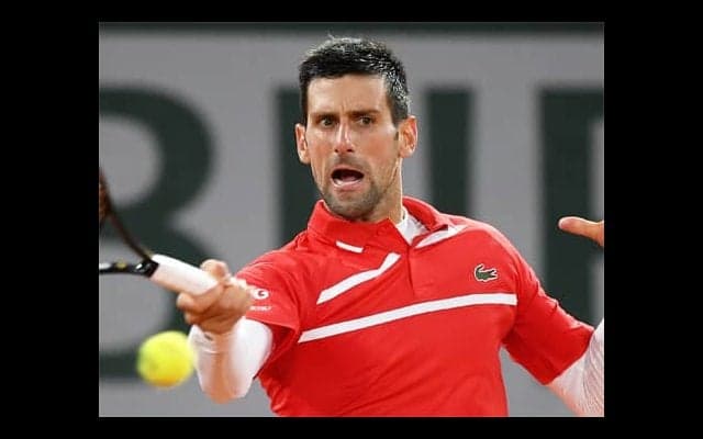  ジョコ 線審に直撃でヒヤリ 