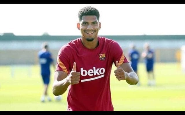 バルサのCBアラウホ、ファーストチームへの昇格を勝ち取る