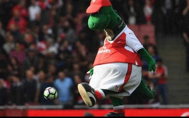 ヴェンゲル以前からクラブを支えるアーセナルのマスコット“ガナザウルス”が解雇、ファンは募金呼び掛け