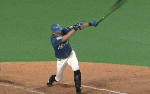 「正直フェン直だと…」日ハム大田、片手1本“怪力3ラン”にファン驚愕