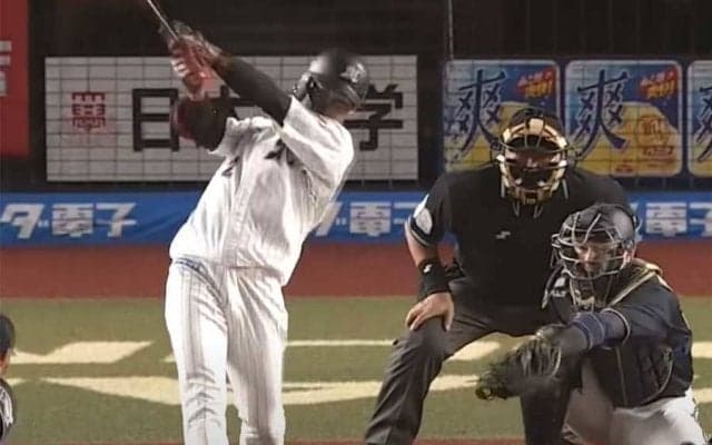 「顔カッコイイ」「大事な宝」ロッテ藤原、強烈スイングでの今季初安打にファン歓喜