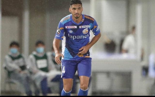 長崎DFフレイレが愚行、観客席に水入りペットボトルを投げ込み4試合出場停止＆罰金20万円、本人は謝罪