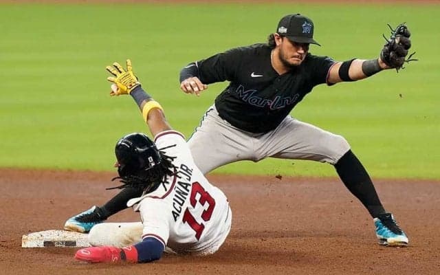 【MLB 地区S】死球への報復か…スパイクの歯丸出し“危険スライディング”に敵将は不快感「汚い」