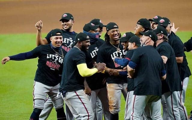 【MLB 地区S】アストロズ、“下剋上”で4年連続のリーグ優勝決定S進出　ブレーブス19年ぶり地区S突破