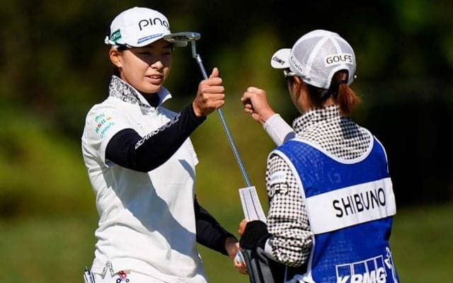 渋野日向子、60cmピタリのスーパーショットに大会公式注目「ファンタスティック！」