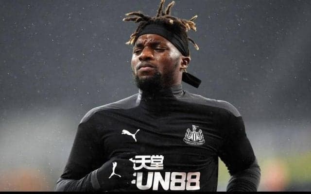 「ジーザス！」ニューカッスルの“ドリブル・モンスター” サン＝マクシマンのピッチを横切る独走ゴールにコーチも言葉を失う