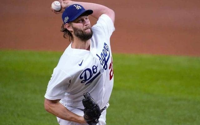 【MLB】カーショー、美人妻と球場で撮られた“ほっこり写真”に米反響「俺もこんな嫁欲しい」