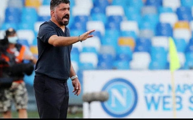 ナポリ、新型コロナの最新検査で新たな陽性者なしと発表