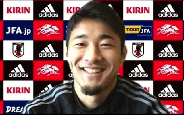 日本代表デビューのDF菅原由勢、右サイドバックででプレーするためには「越えなくてはいけない壁が数多く存在する」