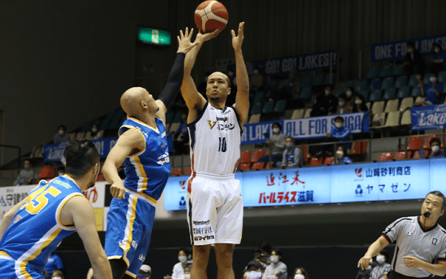 横浜ビー・コルセアーズが逃げ切りに成功、敵地で滋賀レイクスターズに8点差の勝利