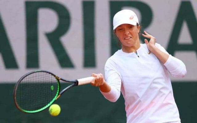 【速報】19歳シフィオンテクが第1セットを先取。全豪女王ケニンとの全仏OP女子決勝