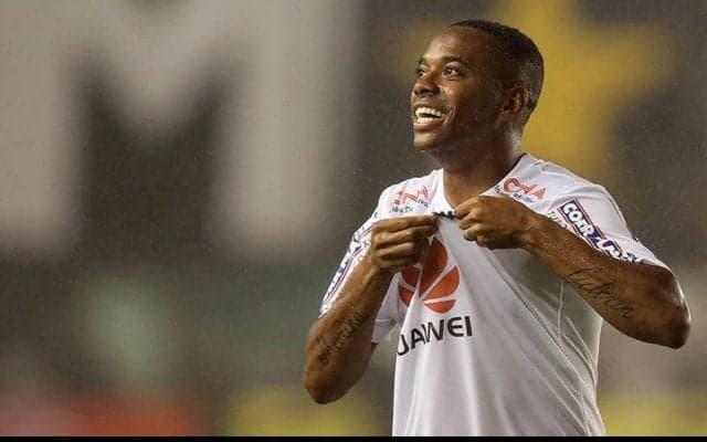 元ブラジル代表FWロビーニョ、4度目のサントス復帰 「ここは常に僕の家」