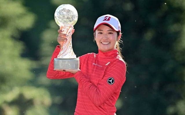 “狭間世代”稲見萌寧が逆転V　黄金＆プラチナ世代に意地「いつも悔しい思いをした」