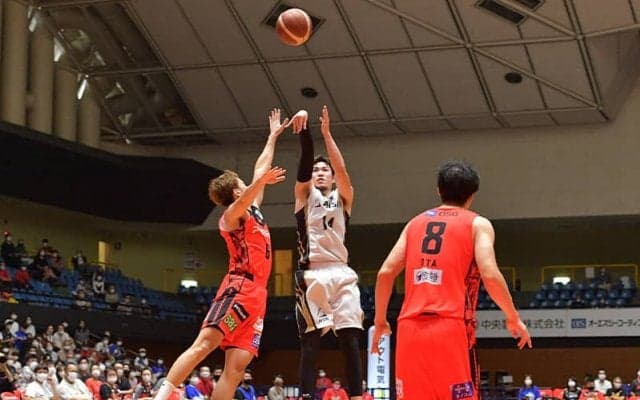 ダービーで28点差大勝を収め、シーホース三河が開幕4連勝を果たす