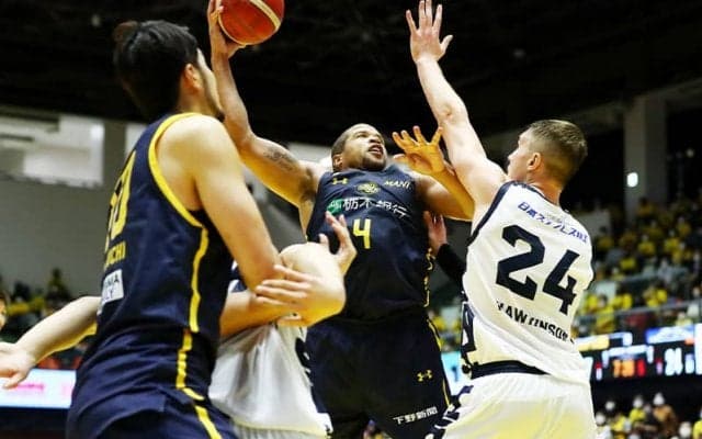 宇都宮ブレックスが第4Qで28得点、信州ブレイブウォリアーズに逆転勝利を収める