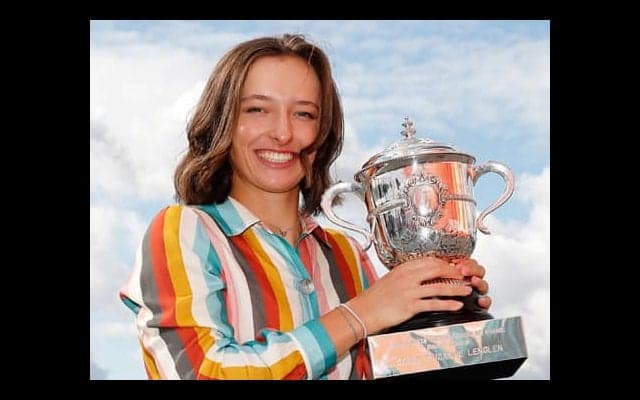  優勝シフィオンテク 記念撮影 