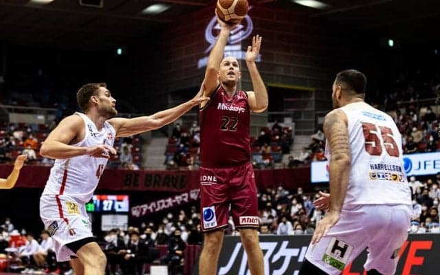 川崎ブレイブサンダースが大阪エヴェッサ相手に35点差大勝、ホーム開幕節を連勝で飾る