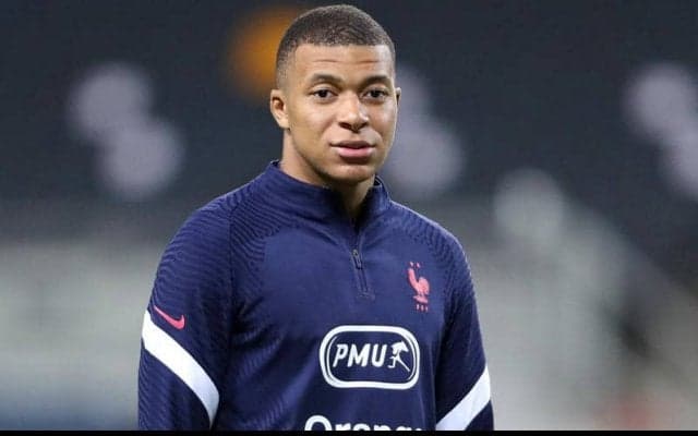 ムバッペが自身の“アイドル” C・ロナウドと代表キャリアで初対戦！試合後には喜びのツイート