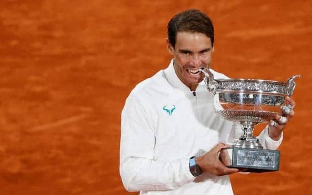 なぜナダルは“土”で圧倒的に強いのか？　全仏V13、16年間でわずか２敗、進化を続ける3つの理由