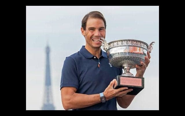  ナダル 偉業の翌日に記念撮影 