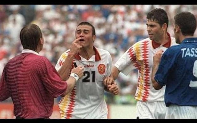 ウクライナ代表助監督が因縁の相手と再会 94W杯でL・エンリケの鼻骨を破壊