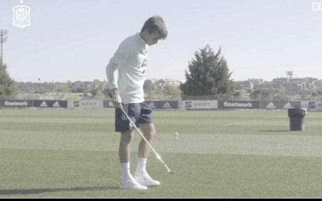 ベイルより上手い？ バルサカンテラ育ちの逸材が見事なゴルフスキルを披露