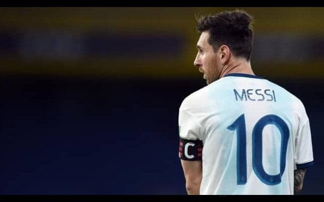 メッシ大激怒 相手のフィジカルコーチと言い争いが勃発