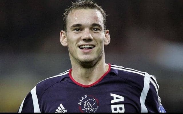 若き天才の一撃！アヤックス時代のスナイデルが決めた芸術的ロングシュート【インクレディブル・ゴールズ】