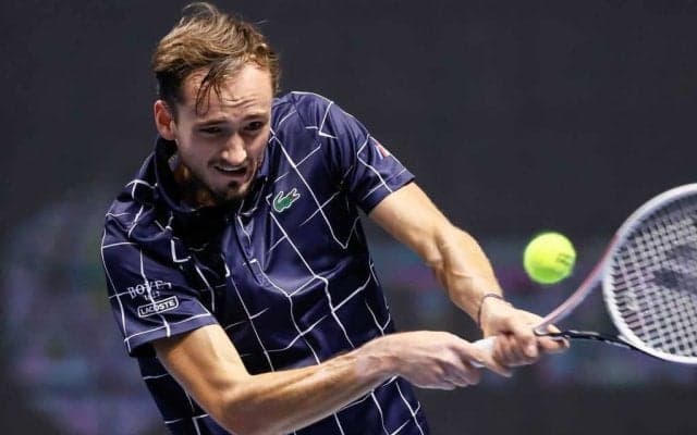 前年Vメドベージェフが2回戦敗退の波乱。試合後怒りでラケットを叩きつける