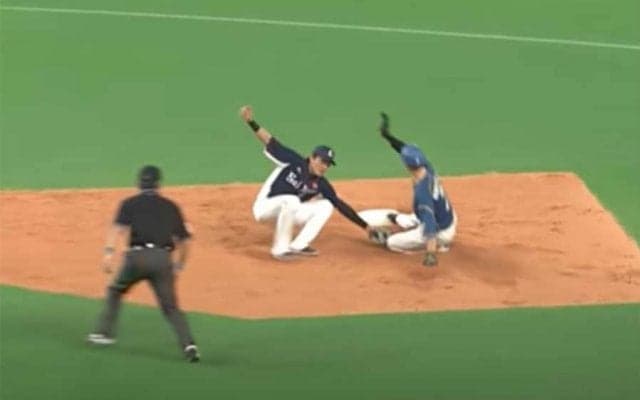 「レベル高すぎ」「審判泣かせ」　西武源田、ハム西川の二盗判定覆した“神タッチ”