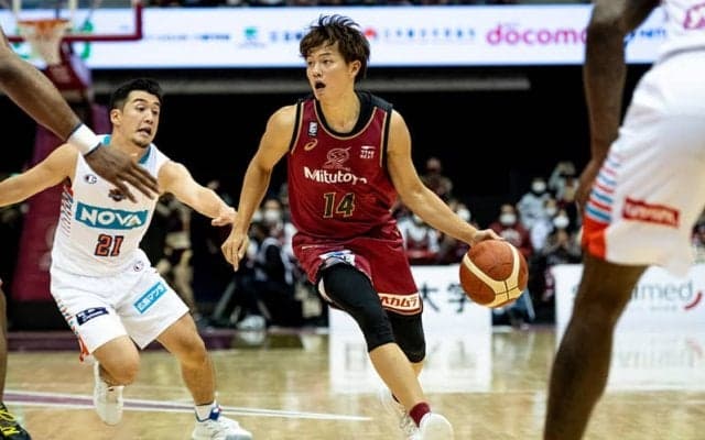 川崎ブレイブサンダースが広島ドラゴンフライズを圧倒、35点差で4連勝を飾る