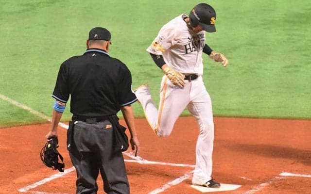 「理想的すぎる攻撃」　ホークスが怒涛の6連打4得点、どう“天敵”を攻略したか？