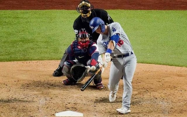 【MLB 優勝決定S】ウィル・スミスがウィル・スミスから逆転3ラン　PO史上初の同姓同名対決で大仕事