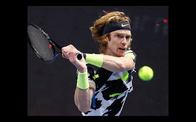  ルブレフ 今季32勝目で4強入り 