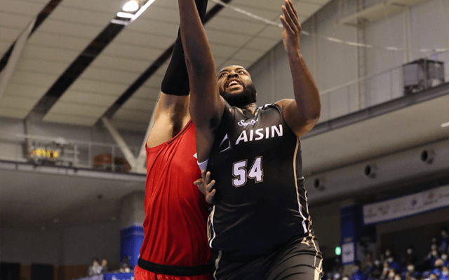 シーホース三河がホーム開幕戦に勝利、金丸晃輔とガードナーで計57得点